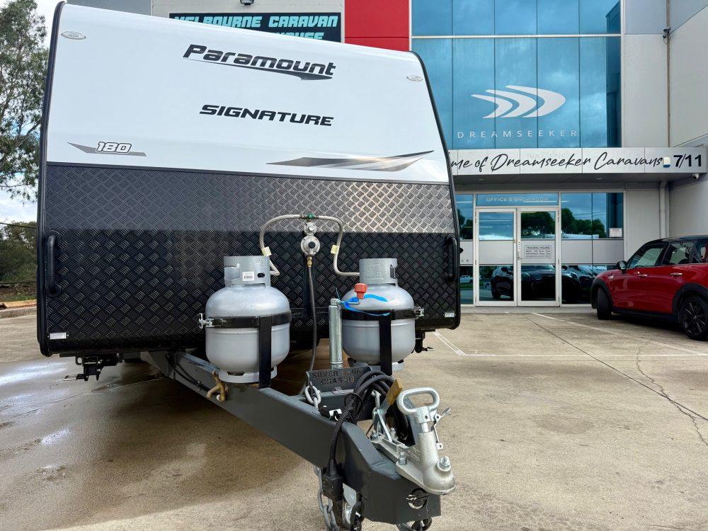 Paramount Signature 18' Full Ensuite image 1 of 6